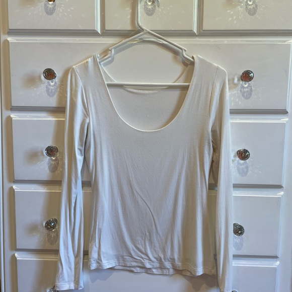Carly Jean Los Angeles White scoop neck shirt  - Size Small - Picture 2 of 2